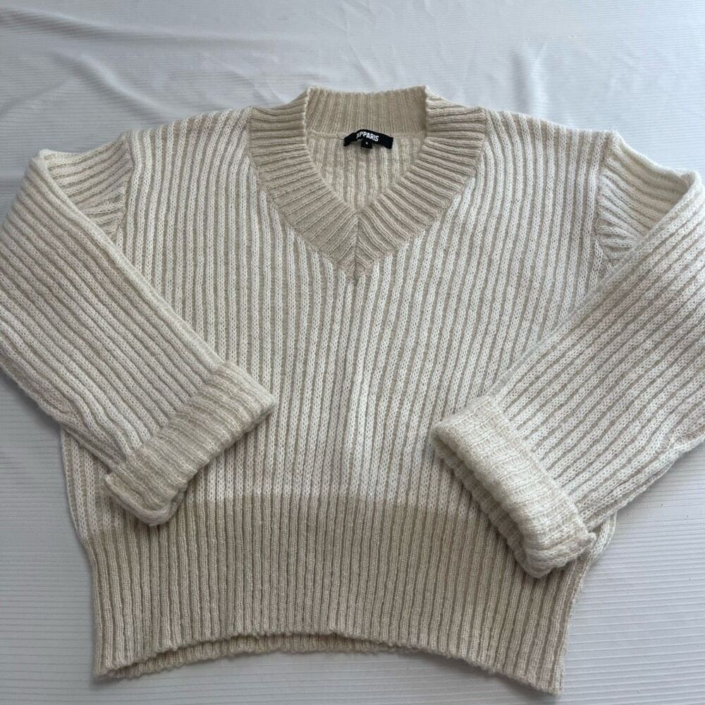 APPARIS Cream V Neck Knit Sweater Size Small